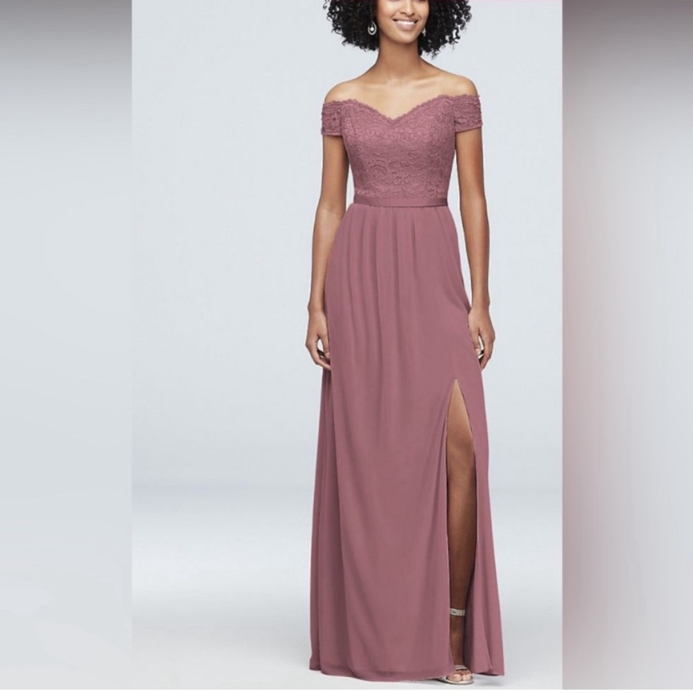 NWT lace off the shoulder dress, Size 0.